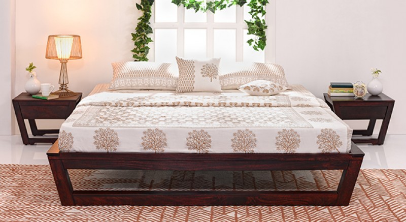 Caprica Bed Queen size (Mahogany Finish)